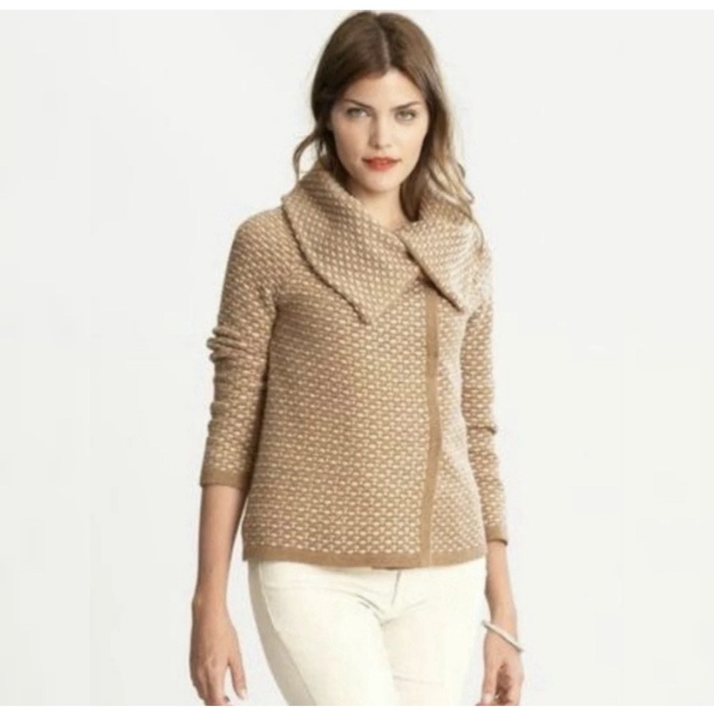 BANANA REPUBLIC SWEATER M ITALIAN Wool Blend Shawl Collar Camel Cream Cardigan